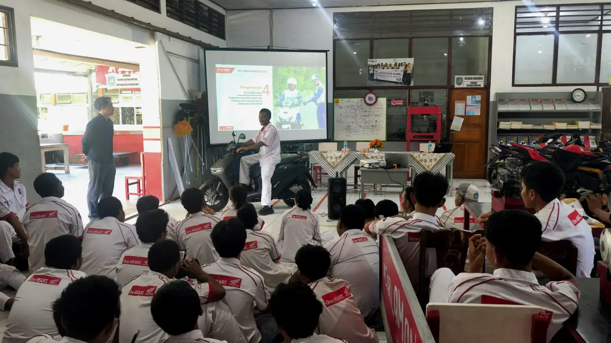 Pelatihan intensif bagi calon Duta Safety Riding yang dipersiapkan untuk mengikuti kompetisi nasional di Jakarta pada Oktober 2026 mendatang, Jumat (14/5).(Ceposonline.com/Astra Motor Papua).