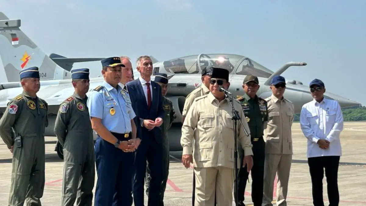 Presiden Prabowo Subianto usai penyerahan simbolis kunci pesawat MRCA Rafale, pesawat Falcon 8X, pesawat A-400M, Radar GCI GM403, Smart Weapon Hammer dan Missile Meteor di Landasan Udara Halim Perdanakusuma, Jakarta, Senin (19/5/2026). ANTARA/Maria Cicilia Galuh