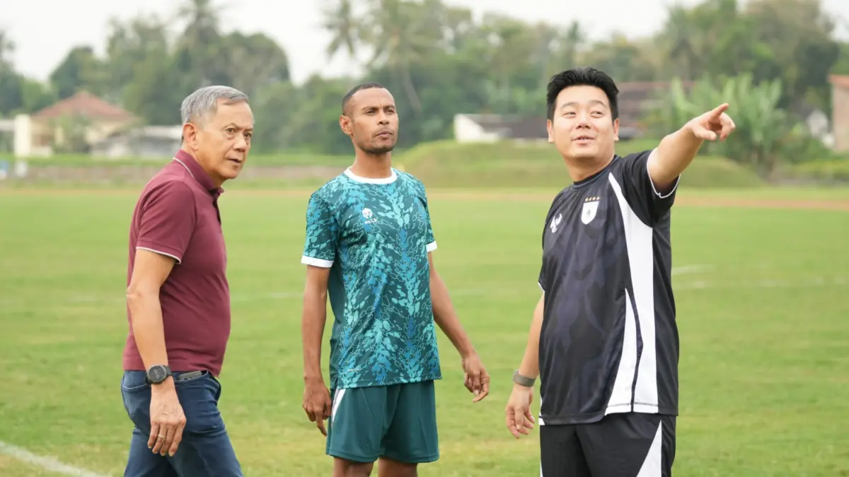Manager Persipura, Owen Rahadiyan. (CEPOSONLINE.COM/HANS PALEN).