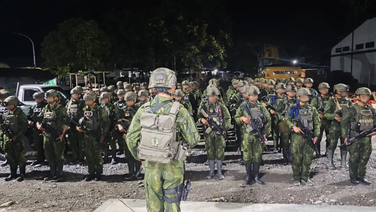 Personel yang disiapkan untuk melakukan evakuasi dan pengejaran terhadap para pelaku pembunuhan Pendulang Emas Tradisional di wilayah Korowai, Kabupaten Yahukimo, Kamis (21/5/2026). (Foto: Koops TNI Habema).
