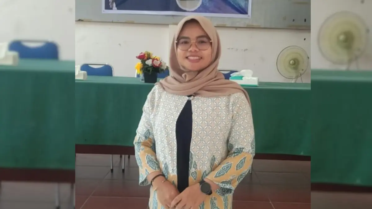 Foto Tenaga Ahli Dari kementerian PUPR Provinsi Papua Windini saat selesai memberikan materi riview RISPAM di kantor distrik Sarmi (Rabu 3/6/2026)
(CEPOSONLINE.COM/VICKY AMBANI)