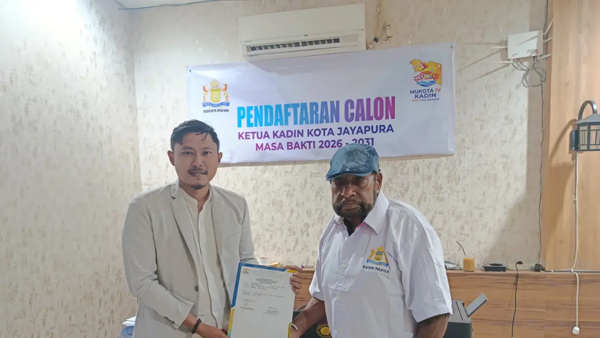 Ketua Tim Pemenangan Arif Kasani, S.I.Kom, menfambil berkas Pendaftaran di Ketua SC dalam pendaftaran Calon. ketau Kadin Kota Jayapura masa bhakti 2026-2031 dan hanya satu orang yang mendaftar H. Mustang. SH.
