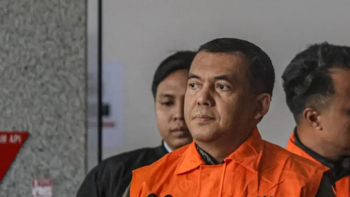 Wakil Menteri Imigrasi dan Pemasyarakatan (Wamen Imipas) Silmy Karim memakai rompi oranye keluar dari gedung KPK, Jakarta, Kamis (04/06/2026). (Hanung Hambara/Jawa Pos)