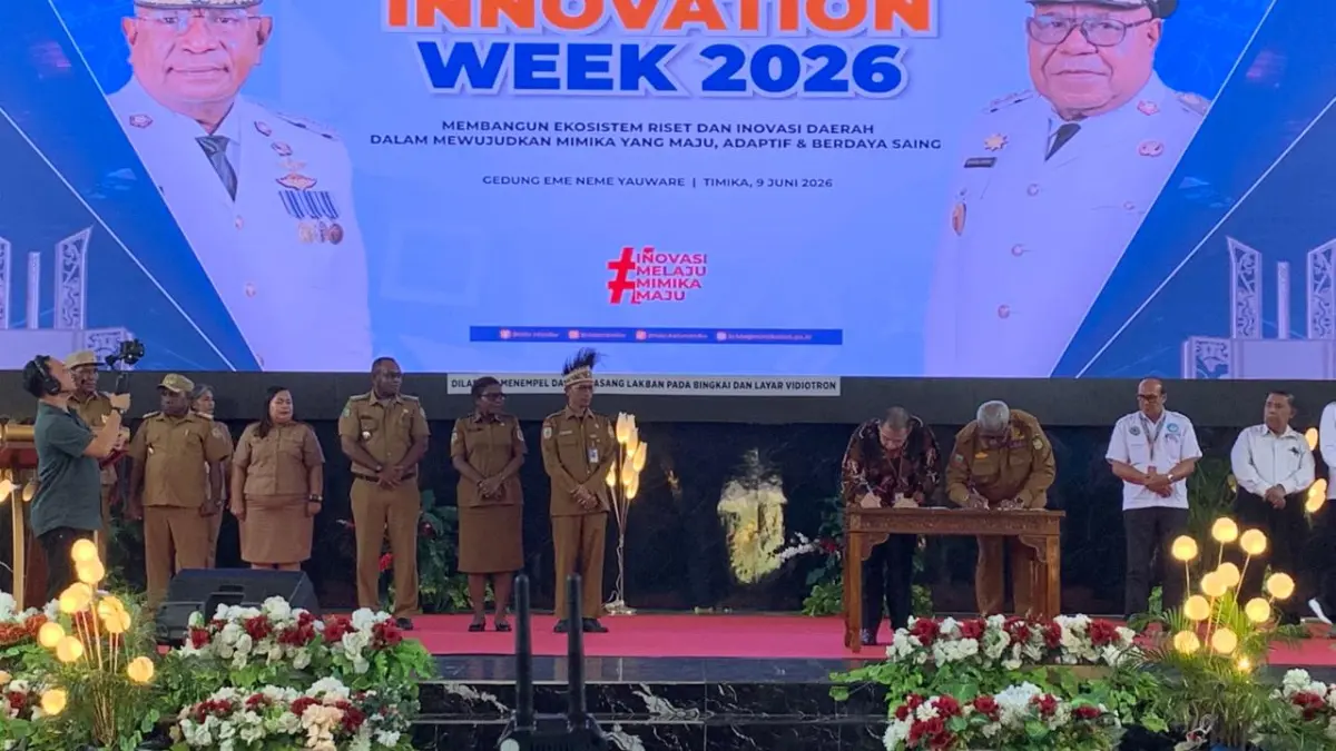 Penandatanganan nota kesepakatan sinergi antara Pemerintah Kabupaten Mimika dan BRIN. (Foto: CEPOSONLINE.COM/MOH. WAHYU WELERUBUN).