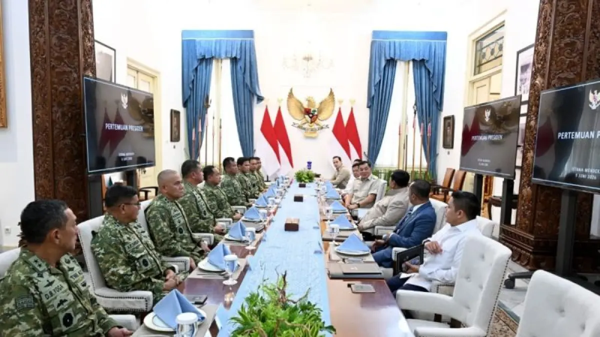 Presiden Prabowo Subianto menerima Panglima TNI Jenderal TNI Agus Subiyanto bersama Wakil Panglima TNI Jenderal TNI Tandyo Budi Revita serta para Kepala Staf Angkatan Darat, Laut, dan Udara di Istana Merdeka, Jakarta, Selasa (9/6/2026). ANTARA/HO-BPMI Sekretariat Presiden