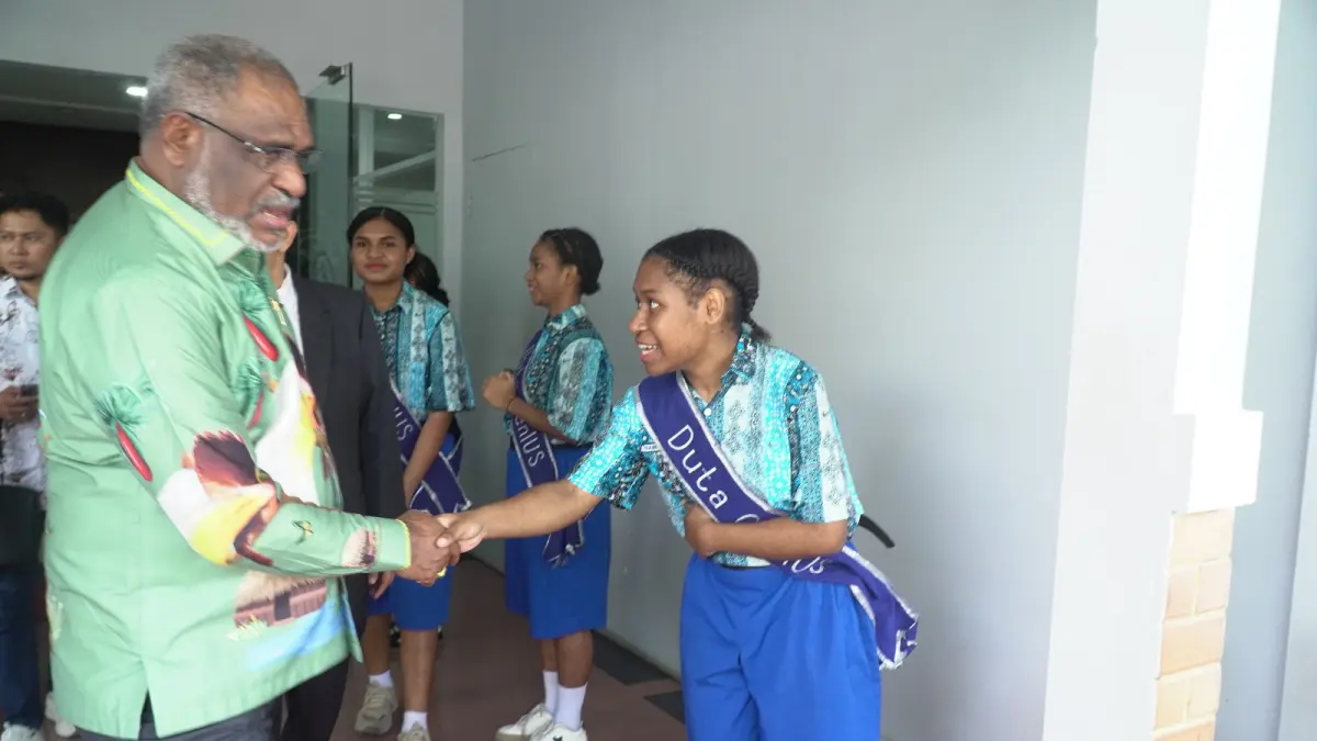 Wali Kota Jayapura, Dr. Abisai Rollo saat hadiri acara kelulusan siswa Sekolah Jenius yang berlangsung di Tangerang, Kamis (11/6/2026).(Ceposonline.com/Humas).