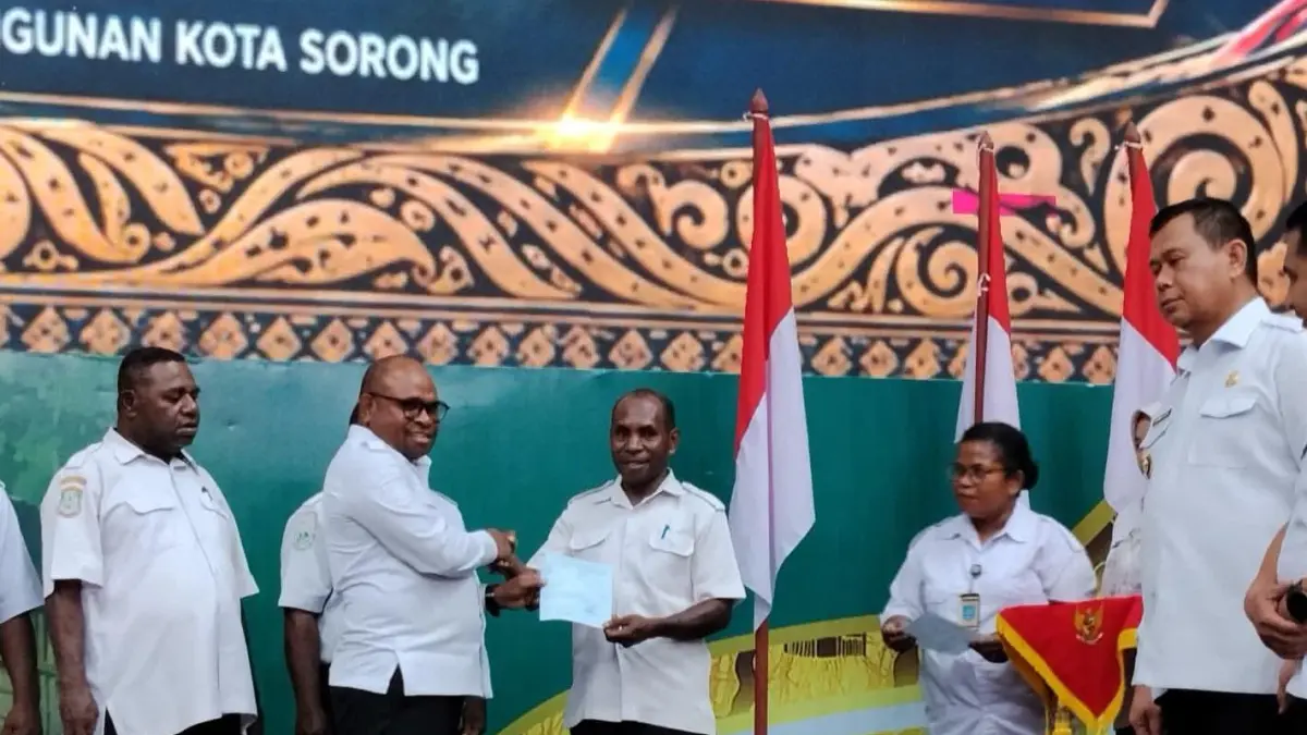 Walikota Sorong Septinus Lobat saat meluncurkan pembayaran pajak digital, Distribuau SPPTPBB p2 2026, di Sorong Rabu (17/6). (Fauzia/papuabaratdayapos.com)