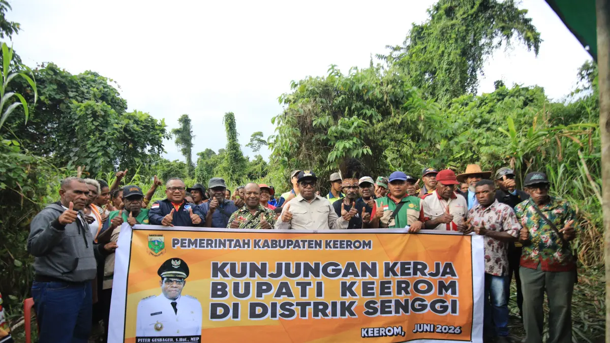 Bupati Keerom, Piter Gusbager saat melakukan kunjungan kerja ke Distrik Senggi, pada Jumat (19/6/2026). (CEPOSONLINE.COM/ERIANTO).