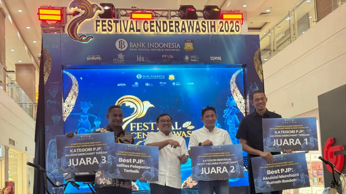 BRI berhasil meraih Juara 1 Kategori Penyedia Jasa Pembayaran (PJP) Terbaik dan juara akuisisi Merchant Rumah Ibadah Terbaik yang diserahkan langsung oleh &nbsp;Kepala Perwakilan BI Provinsi Papua &nbsp;Warsono kepada Regional CEO BRI Region 18 Jayapura Fahmi Rahendas. Minggu (21/6/2026)
(Ceposonline.com/istimewa)