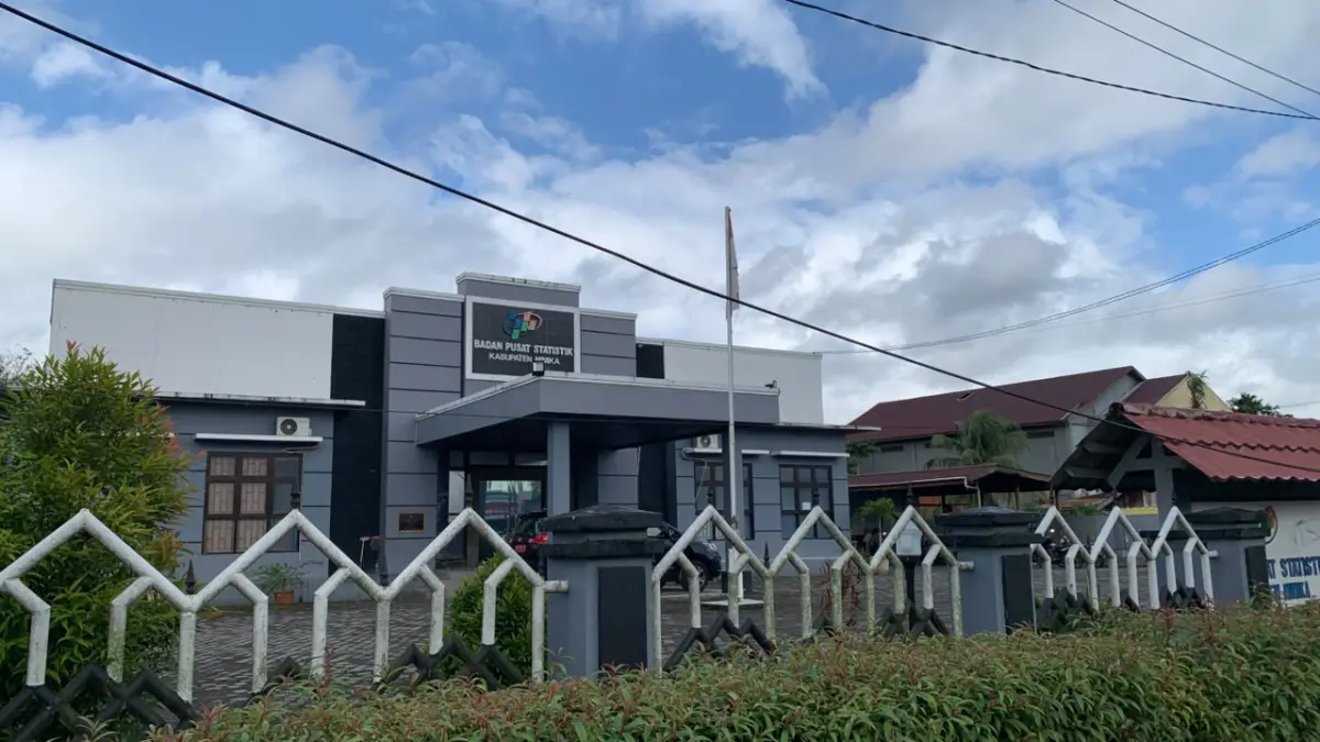 Kantor BPS Kabupaten Mimika. (Foto: CEPOSONLINE.COM/MOH. WAHYU WELERUBUN).