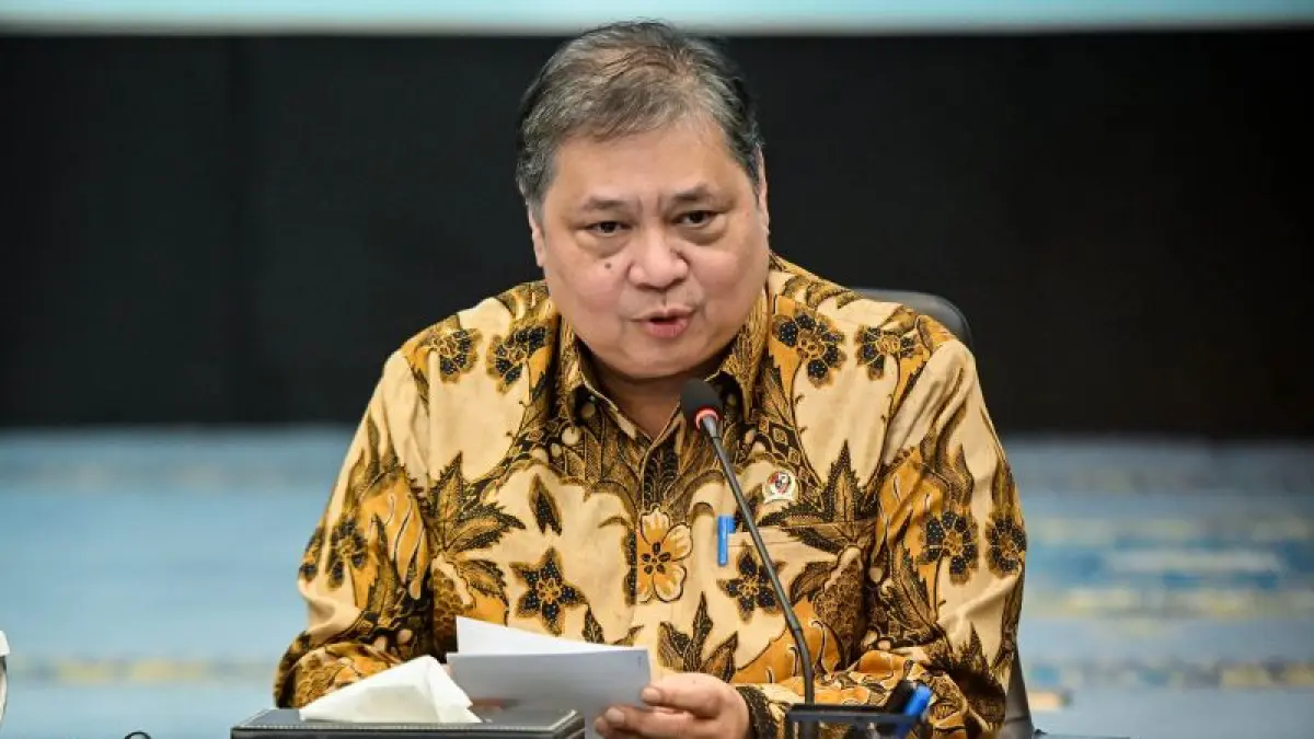 Menko Perekonomian Airlangga Hartarto menyampaikan paparan saat Konferensi Pers Stimulus Pertumbuhan Ekonomi Semester II Tahun 2026 di Kantor Kemenko Bidang Perekonomian, Jakarta, Senin (22/6/2026). (Ceposonline.com/ANTARA FOTO/Sulthony Hasanuddin)