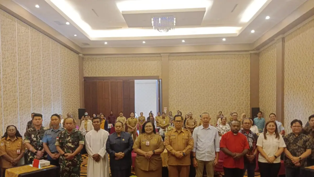 Pertemuan tingkat tinggi dalam mendukung percepatan imunisasi, pengendalian malaria, serta penurunan angka kematian ibu dan anak di Provinsi Papua Selatan, di Merauke, Selasa (23/6/2026).

(Sulo/Ceposonline.com)&nbsp;