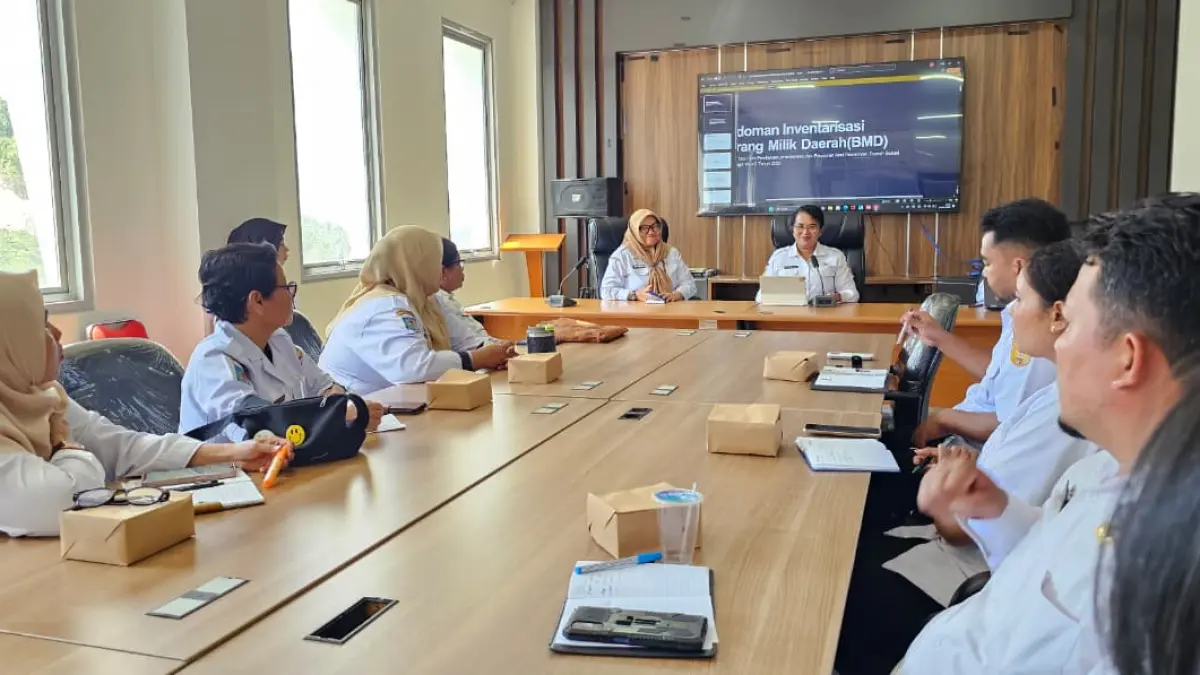 BPKAD Kota Jayapura ketika mengelar sosialisasi Sensus BMD kepada peserta di Kantor Wali Kota, Rabu (24/6/2026). (CEPOSONLINE.COM/HANS PALEN).