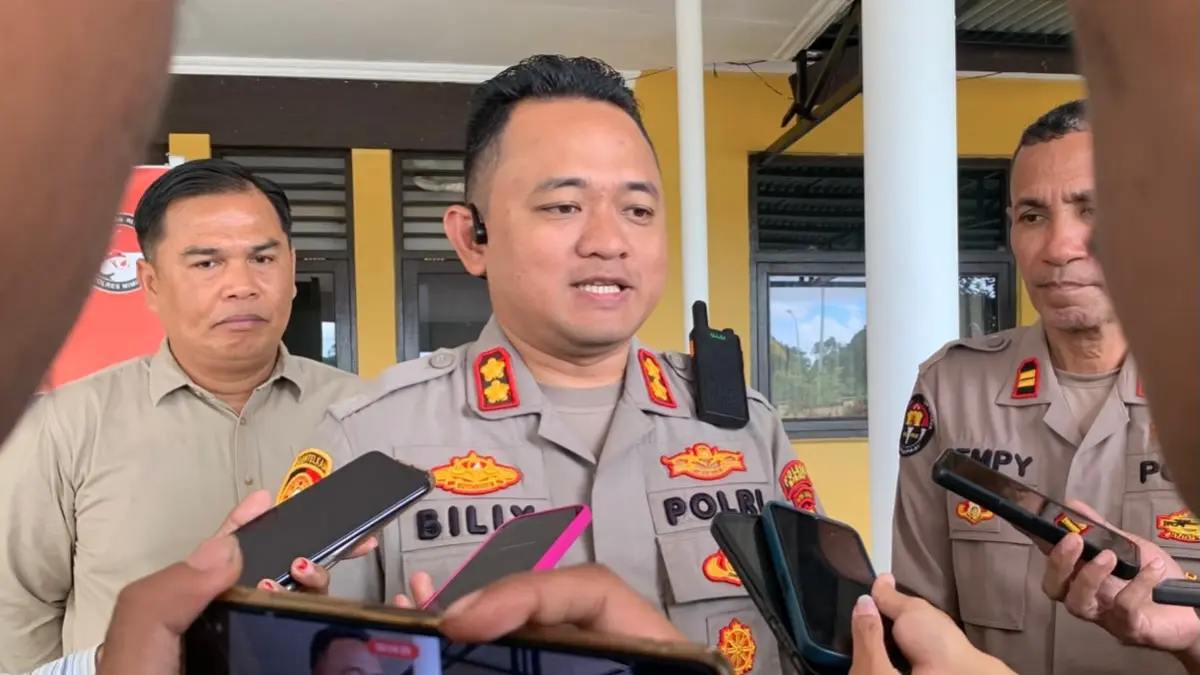 Kapolres Mimika, AKBP Billyandha Hildiario Budiman. (CEPOSONLINE.COM/MOH. WAHYU WELERUBU).