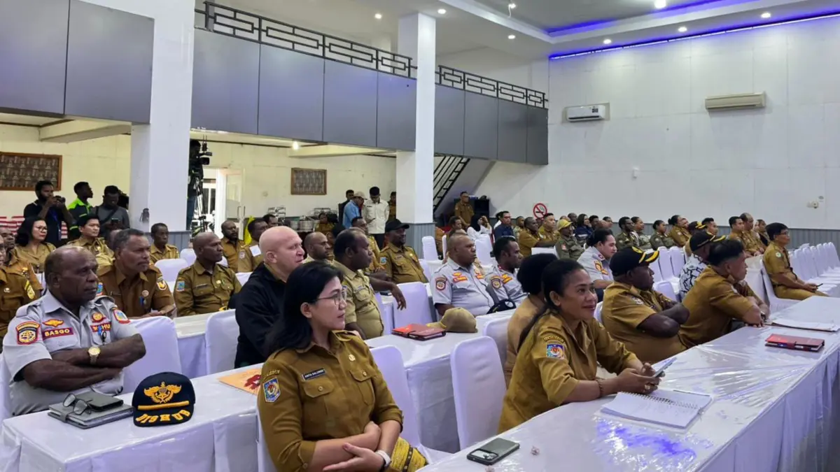 ASN di lingkup Pemprov Papua Tengah saat mengikuti Forum SKPD Bidang Hukum Provinsi Papua Tengah Tahun 2026 di Aula LPP RRI Nabire, Senin (29/6/2026). (CEPOSONLINE.COM/THERESIA F. TEKEGE)