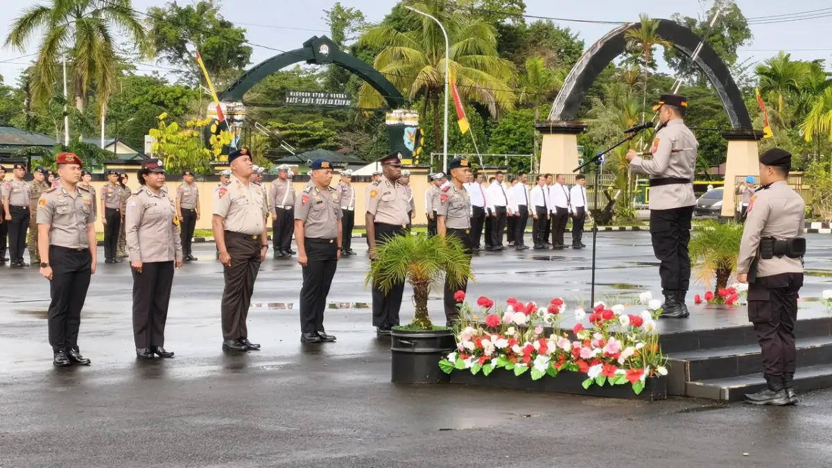 Upacara kenaikan pangkat yang dipimpin oleh Kapolres Mimika, AKBP Billyandha Hildiario Budiman di Mapolres Mimika, Jalan Agimuga, Mile 32, Mimika, Papua Tengah, Selasa (30/6/2026). (Foto: Humas Polres Mimika).&nbsp;