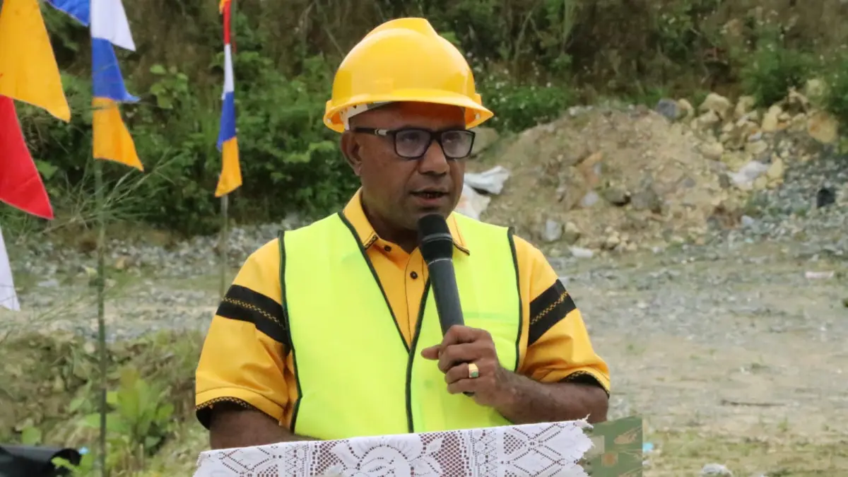 Plt Kepala DLHK Kota Jayapura, Simon Koirewoa.