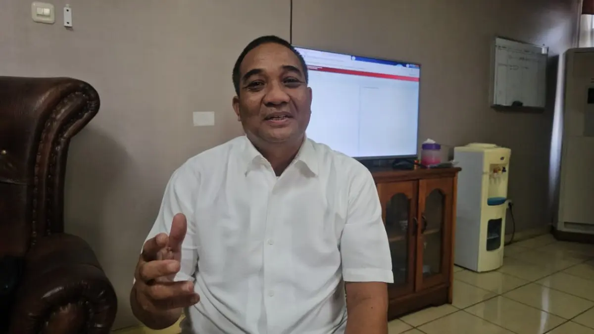 Kepala Bidang PBB dan BPHTB Badan Pendapatan Daerah (Bapenda) Kota Jayapura, Sudirman. (CEPOSONLINE.COM/HANS PALEN).