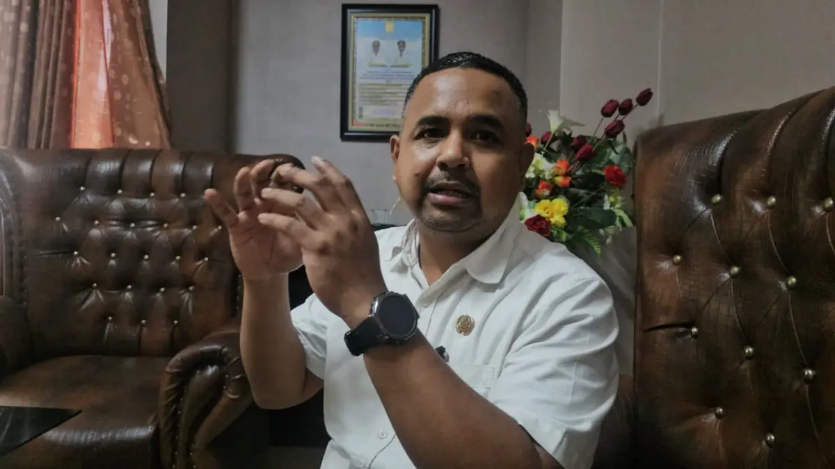 Kepala Bidang Pendataan dan Pendaftaran Bapenda Kota Jayapura, Irfan Ansanay. (CEPOSONLINE.COM/HANS PALEN).