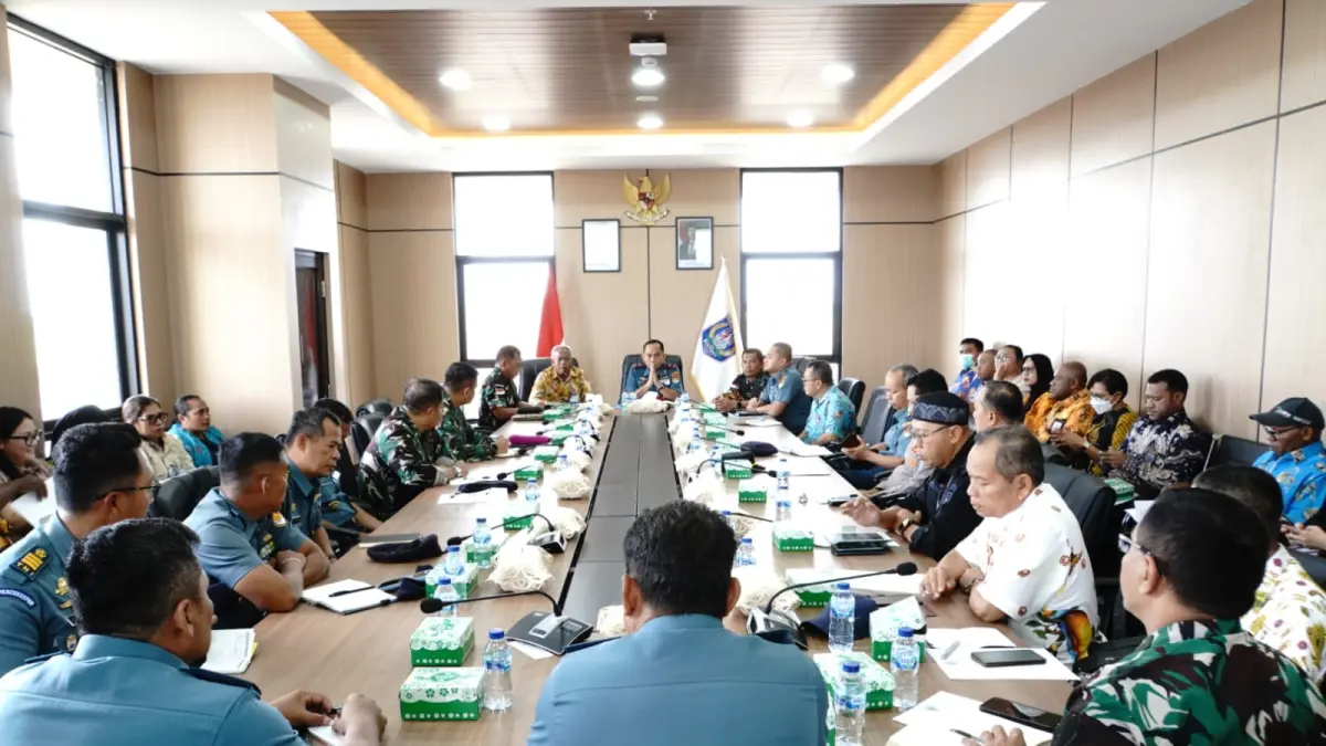 Rapat pematangan persiapan HUT ke-81 Kemerdekaan RI di Kantor Gubernur Papua Selatan, Salor, Kurik-Merauke, Kamis (2/7/2026) (Ceposonline.com/Biro Umum Papsel)&nbsp; &nbsp; &nbsp;&nbsp;




