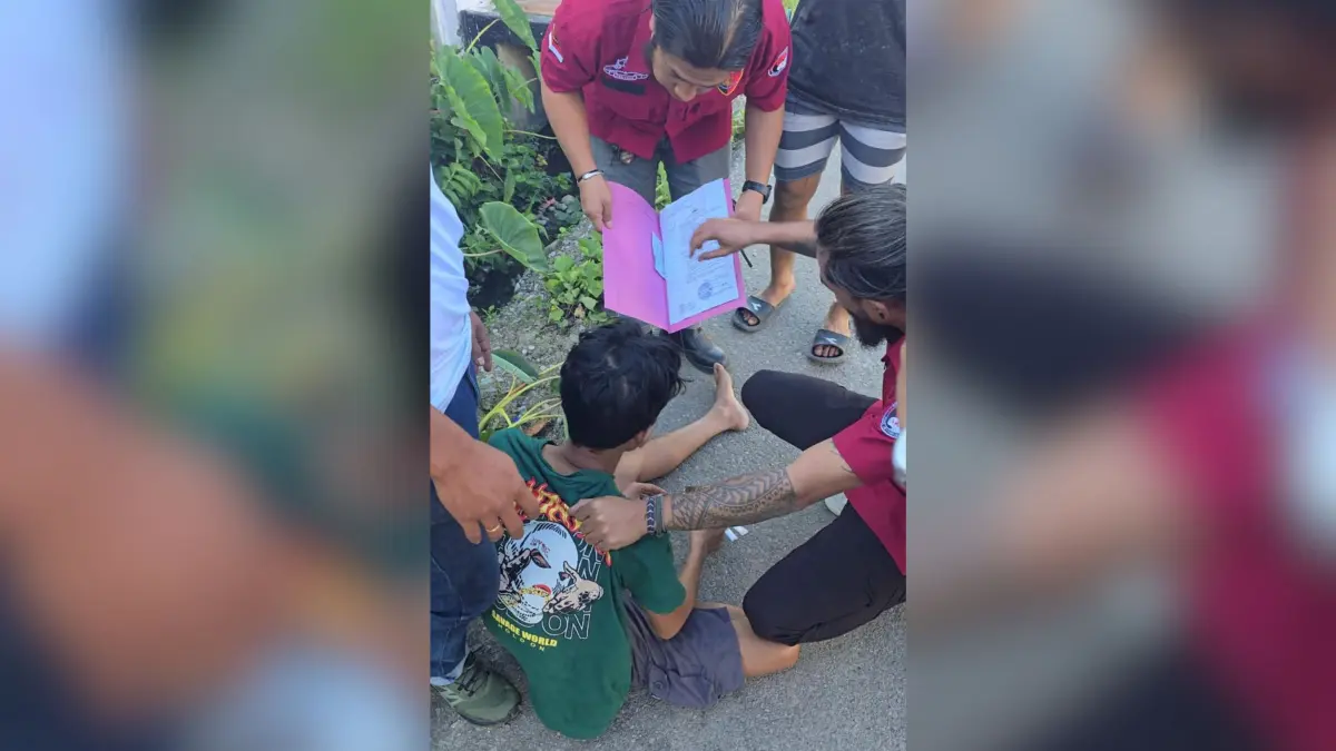 terduga Pengedar berinisial A saat tertangkap anggota Sat Narkoba Polres Jayawijaya di jalan Diponegoro Wamena Sabtu (4/7/2026)