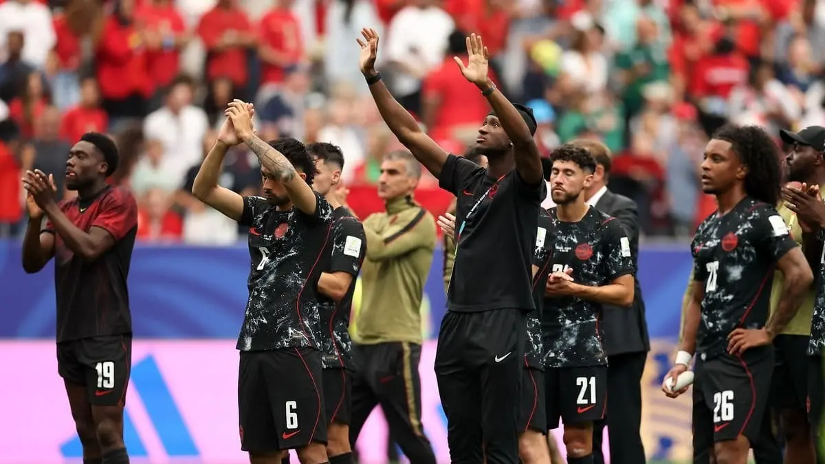 Para pemain Amerika Serikat melambaikan salam perpisahan kepada pendukungnya usai kalah dari Belgia 1-4 di Stadion Seattle, Selasa (7/7/2026)