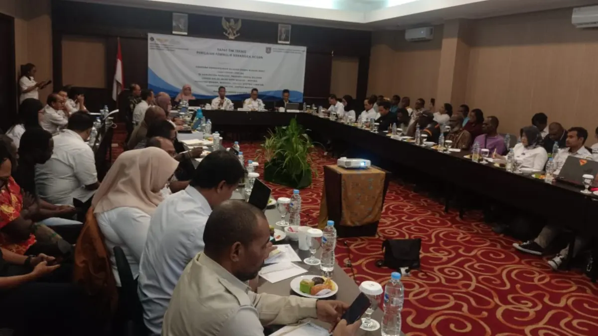 Tim yang menghadirkan berbagai stakeholder termasuk masyarakat adat dari Distrik Ilwayab, Kabupaten Merauke, Papua Selatan di Merauke, Rabu (8/7/2026)&nbsp;

(CEPOSONLINE.COM/SULO)&nbsp;