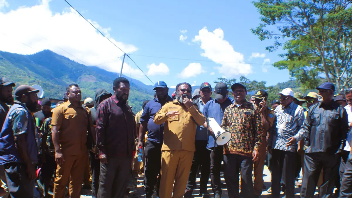 Bupati Tolikara, Willem Wandik, S.Sos menyampaikan komitmen bersama memerangi berbagai penyakit sosial seperti judi, Narkoba dan Miras di Kabupaten Tolikara, Senin (13/7/2026) (DISKOMDIGI TOLIKARA FOR CEPOSONLINE)