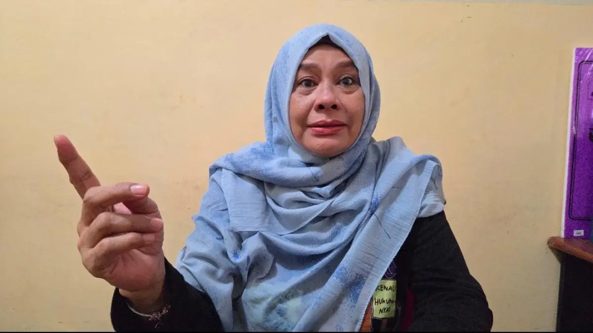 Direktur LBH APIK Jayapura, Nur Aida Duwila.(CEPOSONLINE.COM/ELFIRA).