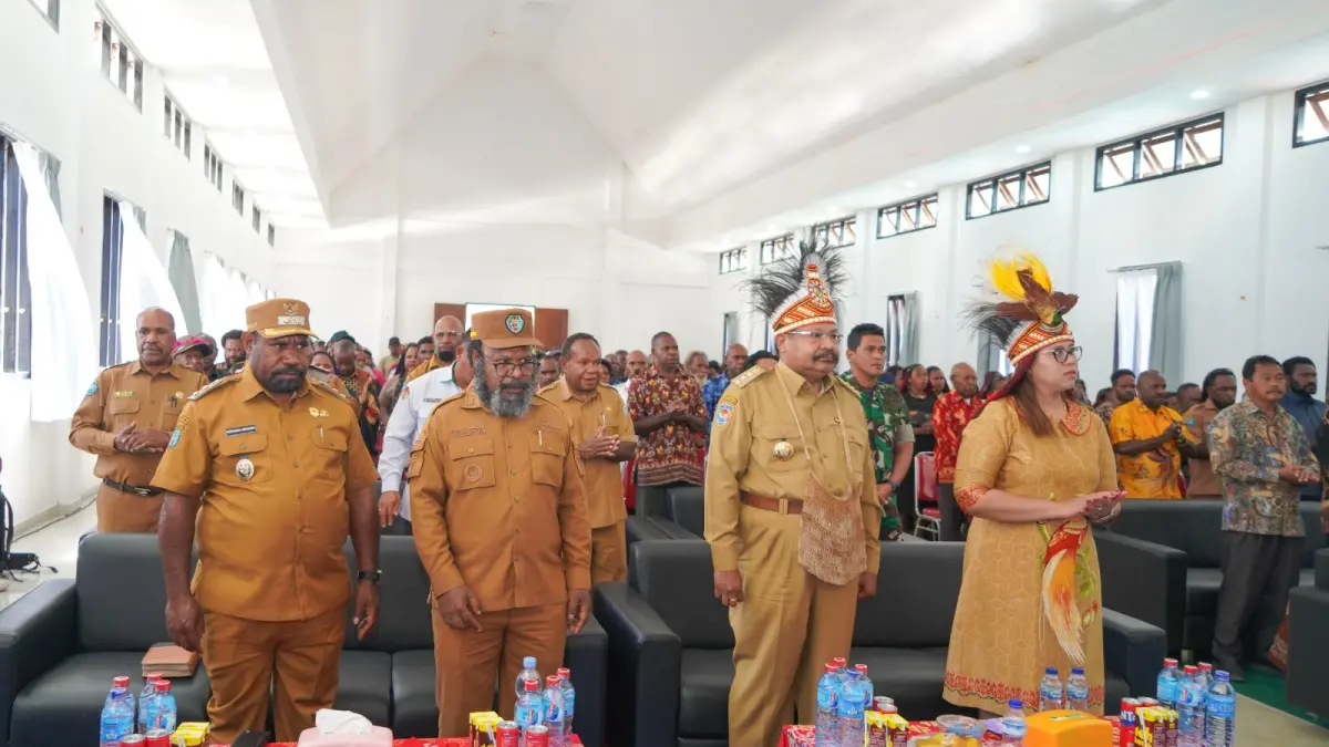 Gubernur Papua Pegunungan, Dr. (H.C.) John Tabo, S.E., M.B.A., menghadiri Ibadah Pembukaan Konferensi Klasis Konda ke-XX Tahun 2026, Selasa (14/7).