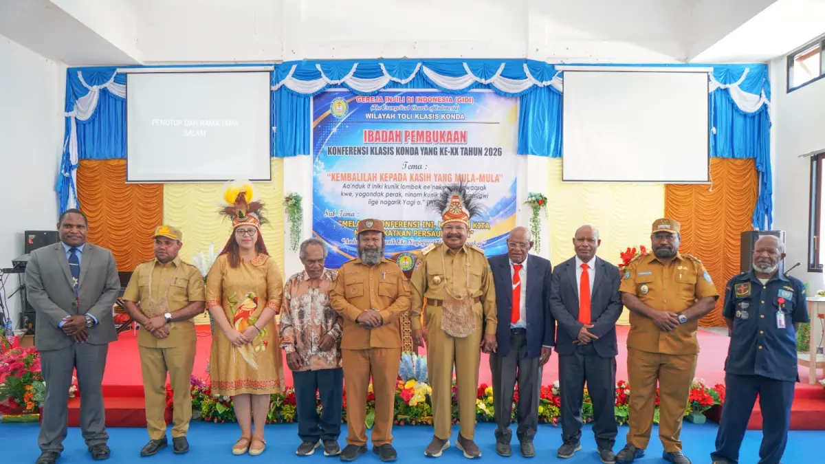 Gubernur Papua Pegunungan John Tabo, Bupati Tolikara Willem Wandik menghadiri ibadah pembukaan konferensi Klasis Konda ke-XX GIDI Wilayah Toli Selasa, (14/7/2026)