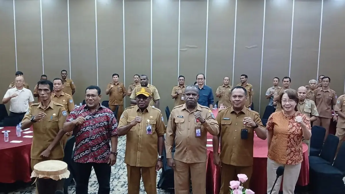 Sekretaris Daerah Papua Selatan Ferdinandus Kainakaimu bersama para stakeholder pada finalisasi perlindungan &nbsp;sosial Gemas Ha-Anim, Selasa (14/7/2026) (CEPOSONLINE.COM/BIRO UMUM PAPSEL)&nbsp;