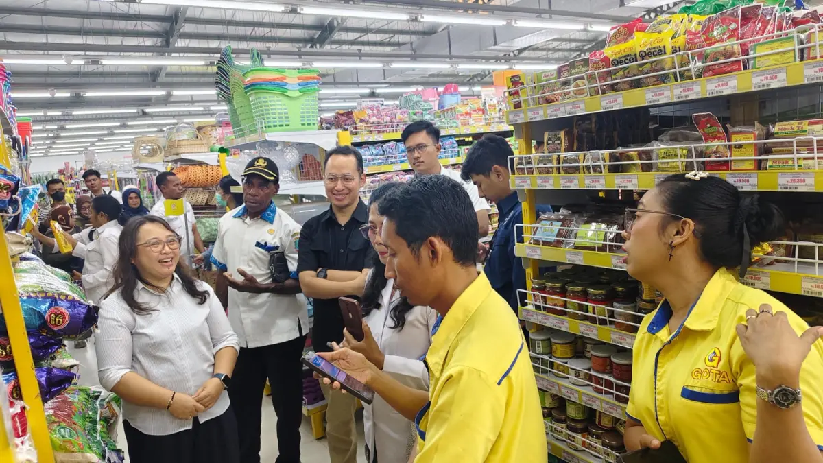 Tim Pengendalian Inflasi Daerah (TPID) Kota Sorong bersama TPID Provinsi Papua Barat Daya melakukan inspeksi mendadak (sidak) ke pasar tradisional, distributor, dan ritel modern. (Foto: Fauzia/papuabaratdaya.com)