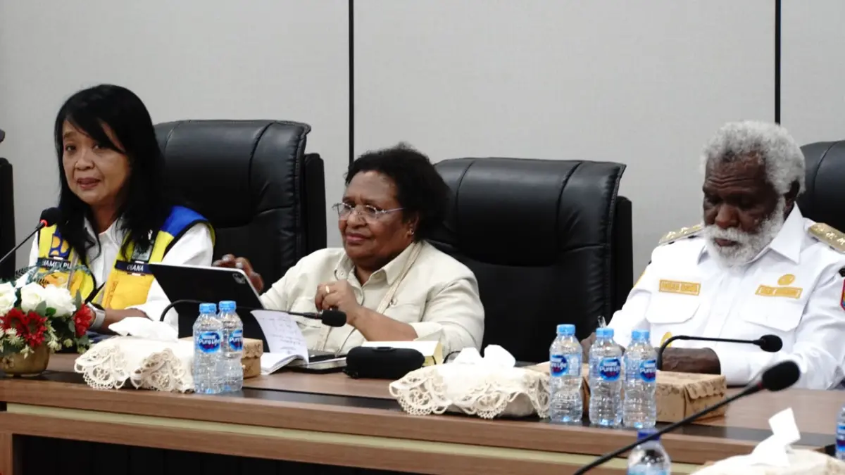 Wamendagri Ribka Haluk saat melakukan pertemuan dengan Pemerintah Provinsi Papua Selatan, di pusat pemerintahan Provinsi Papua Selatan, di Salor, Merauke, Rabu (15/7/2026).(CEPOSONLINE.COM/BIRO UMUM PAPSEL)