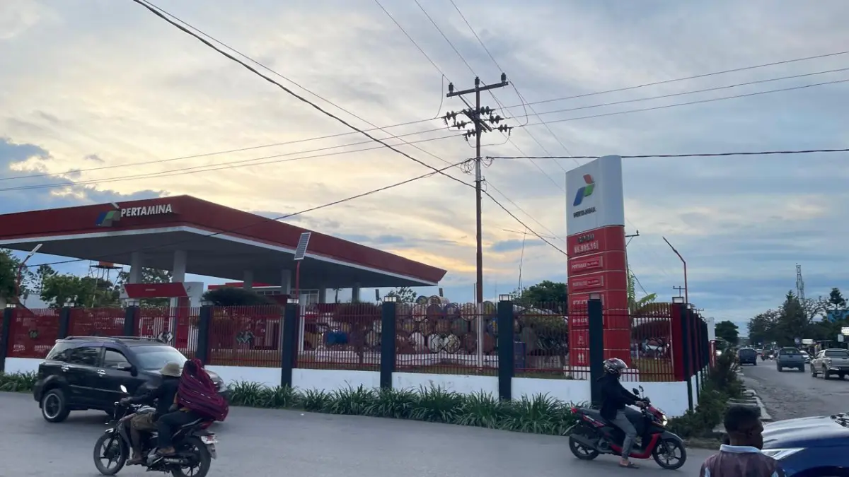 Lokasi SPBU Putra Balim yang berada di Jalan A. Yani Wamena yang menjadi objek sengketa antara Pemkab Jayawijaya dan pihak pengelola, Sabtu (18/7/2026). (Ceposonline.com/Deni Tonjau)