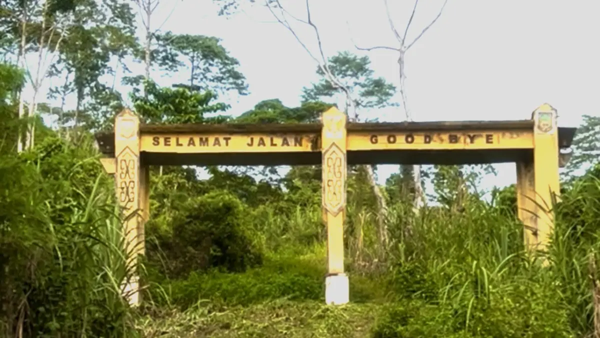Tampak gerbang PLBN di Kampung Pund, Distrik Waris beberapa waktu lalu. (CEPOSONLINE.COM/ERIANTO)