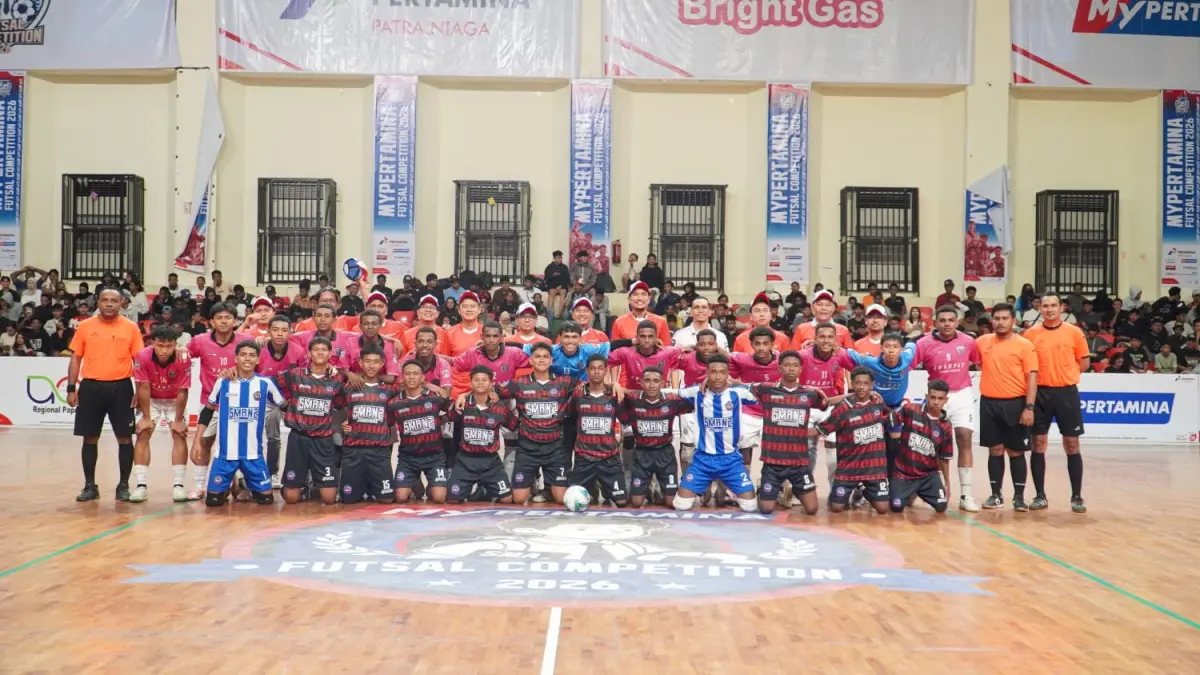 Foto bersama &nbsp;tim yang bertanding di GOR Cenderawasih APO dalam pertandingan MyPertamina Futsal Competition 2026, Kamis (23/7/2026). (CEPOSONLINE.COM_PERTAMINA)