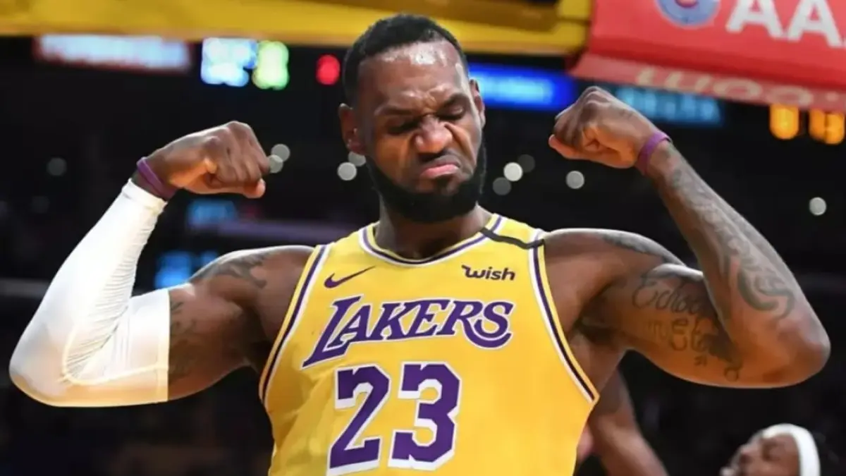 LeBron James resmi bergabung dengan Philadelphia 76ers. Menurut The Athletic, ia menolak Warriors, Cavaliers, Heat, dan Timberwolves. (Wally Skalij/Los Angeles Times)