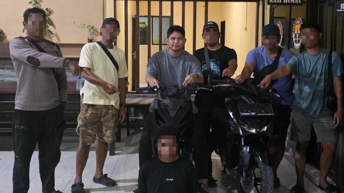Tampak pelaku yang diamankan oleh Kepolisian Sektor Mimika Baru, Jumat, 24 Juli 2026, (Foto: Humas Polsek Mimika Baru).