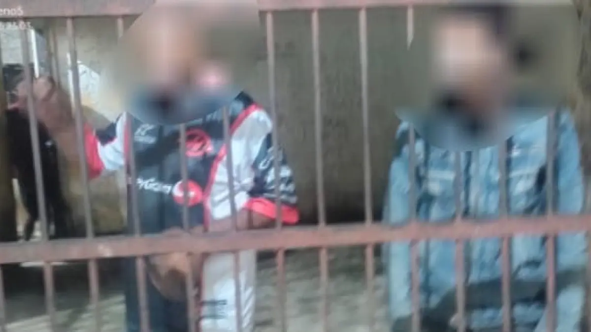 Kedua sopir truk yang ditangkap polisi. (Ceposonline.com/Istimewa).