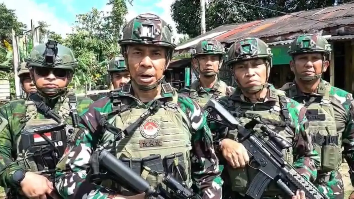 Panglima Komando Gabungan Wilayah Pertahanan (Pangkogabwilhan) III, Letnan Jenderal Lucky Avianto, didampingi Kaskogabwilhan III Marsda Joko Sugeng Sriyanto, Asintel Brigjen Tanjung, serta Asops Brigjen TNI Patar Sitorus dalam konferensi pers. (Foto: Istimewa).
