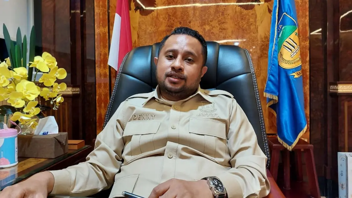 Denny Henrry Bonai Ketua DPR Papua (CEPOSONLINE.COM/KAREL)