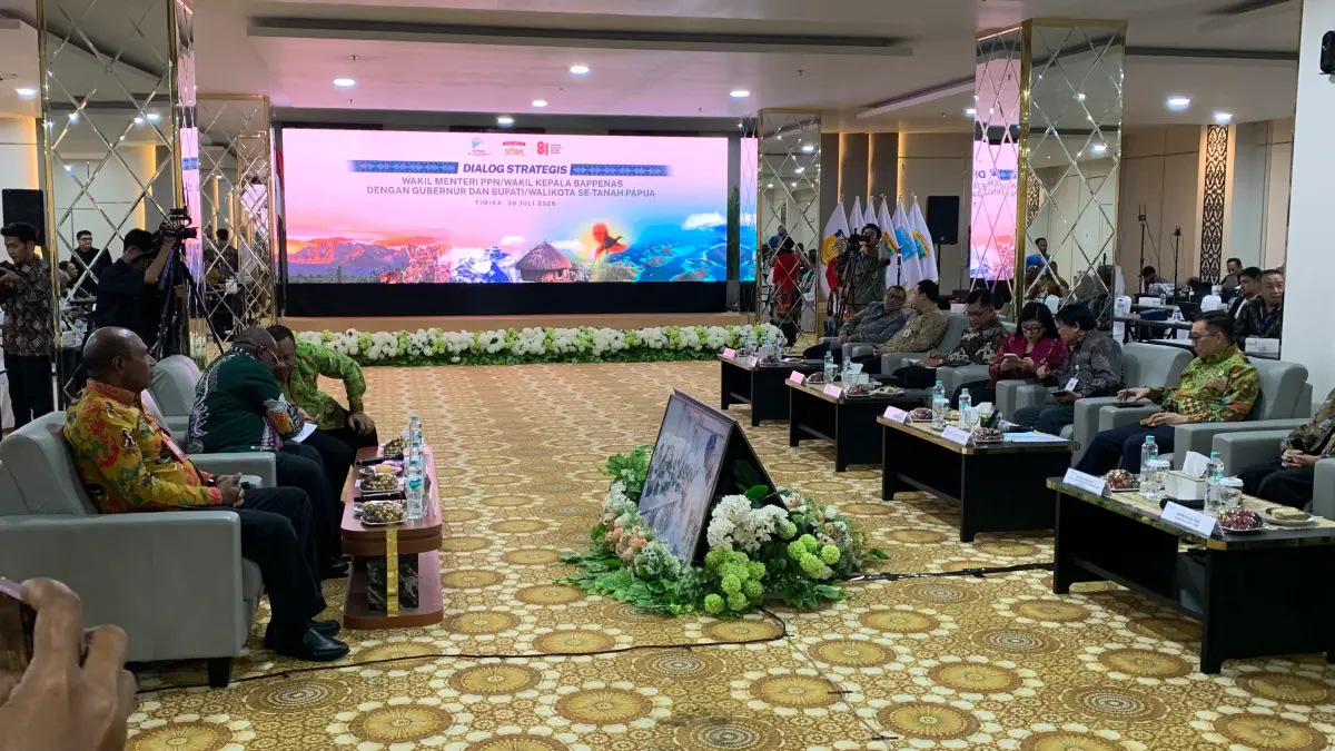 Forum Dialog Strategis bersama jajaran kepala daerah se-Tanah Papua di Aula Kantor Badan Pengelola Keuangan dan Aset Daerah (BPKAD) Mimika, Kamis (30/7/2026). (Foto: CEPOSONLINE.COM/MOH. WAHYU WELERUBUN).