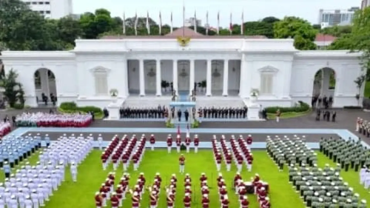 Upacara detik-detik proklamasi HUT ke 80 RI ke di istana Merdeka 2025. Tahun ini Istana memberikan kesempatan kepada masyarakat untuk menyaksikan upacara HUT ke 81 Republik Indonesia dengan kuota untuk 8.100 Orang. (Ceposonline.com/istimewa)