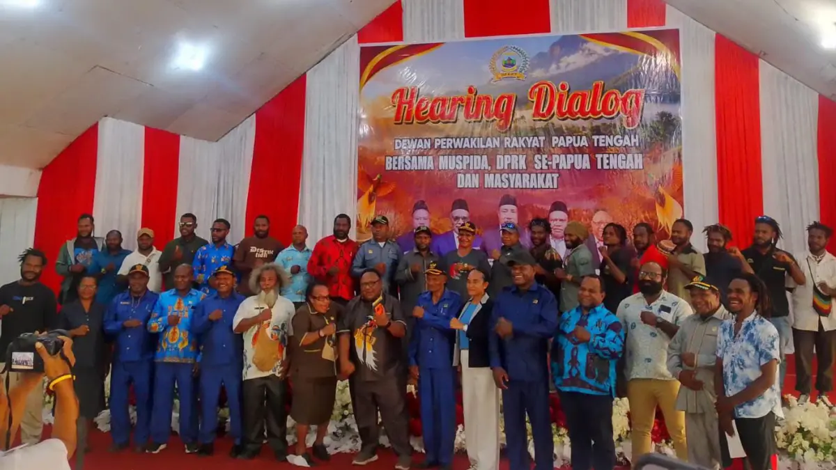 DPR Papua Tengah, MRP Papua Tengah, perwakilan mahasiswa, tokoh agama, pemerintah daerah, DPRK, serta berbagai unsur lainnya di Aula Tabernakel, Nabire, Senin (3/8/2026). (CEPOSONLINE.COM/THERESIA F. TEKEGE)&nbsp;