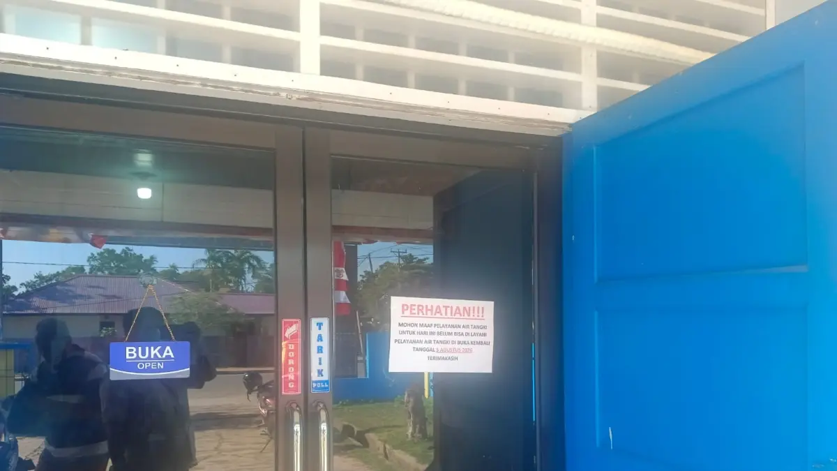 Kantor Perumda Air Minum Jeurekom Merauke di jalan Teikora, Merauke

(CEPOSONLINE.COM/SULO)&nbsp;