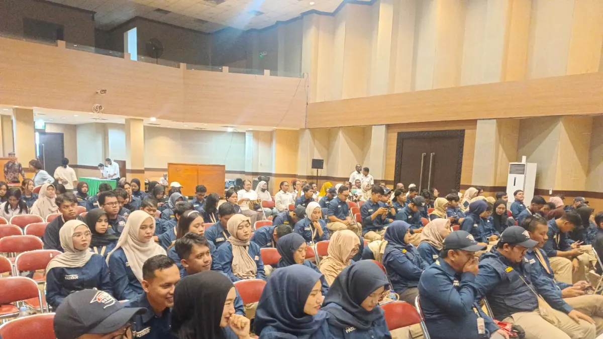 Tim Ekspedisi Patriot yang merupakan mahasiswa dari &nbsp;IPB Bogor dan &nbsp;UGM Yogyakarta saat diterima dan dilepas Pemerintah Kabupaten Merauke untuk berada di Kawasan eks Transmigrasi &nbsp;selama 4 bulan, Rabu (5/8/2026)&nbsp;

(CEPOSOLINE.COM/SULO) &nbsp;&nbsp;