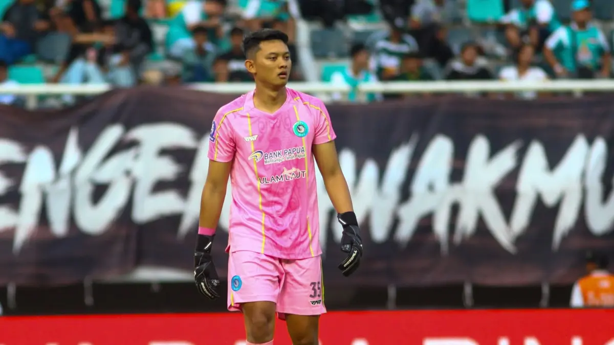 Andika Wisnu saat tampil bersama PSBS Biak pada Super League musim 2025/2026. (CEPOSONLINE.COM/ISTIMEWA).