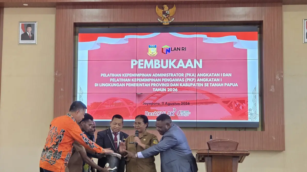 Asisten III Bidang Administrasi Umum Setda Papua, Suzana Wanggai, saat membuka kegiatan PKA Angkatan I dan PKP Angkatan I di lingkungan Pemerintah Provinsi Papua se-Tanah Papua, Selasa (11/8/2026).(CEPOSONLINE.COM/ELFIRA).