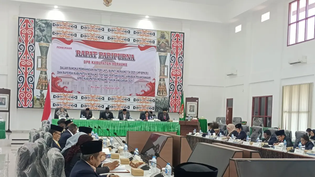 Pembukaan Sidang paripurda DPRK Merauke terkait pembahasan LKPJ bupati Merauke 2025, LHP BPK 2025 di ruang sidang DPRK Merauke, Rabu (12/8/2026)&nbsp;




(CEPOSONLINE.COM/SULO)&nbsp;